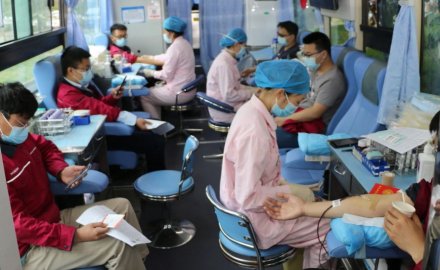 “不忘初心 热血战疫” 金沙9001以诚为本开展无偿献血活动