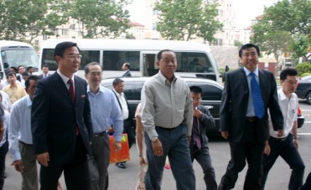 缅甸国家和平与发展委员会第一秘书长丁昂敏乌一行到金沙9001以诚为本考察