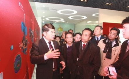 泰国农业部副部长Supachai Phosu一行到金沙9001以诚为本参观交流