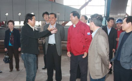 中国石油和化学工业联合会会长李勇武一行来金沙9001以诚为本视察指导工作